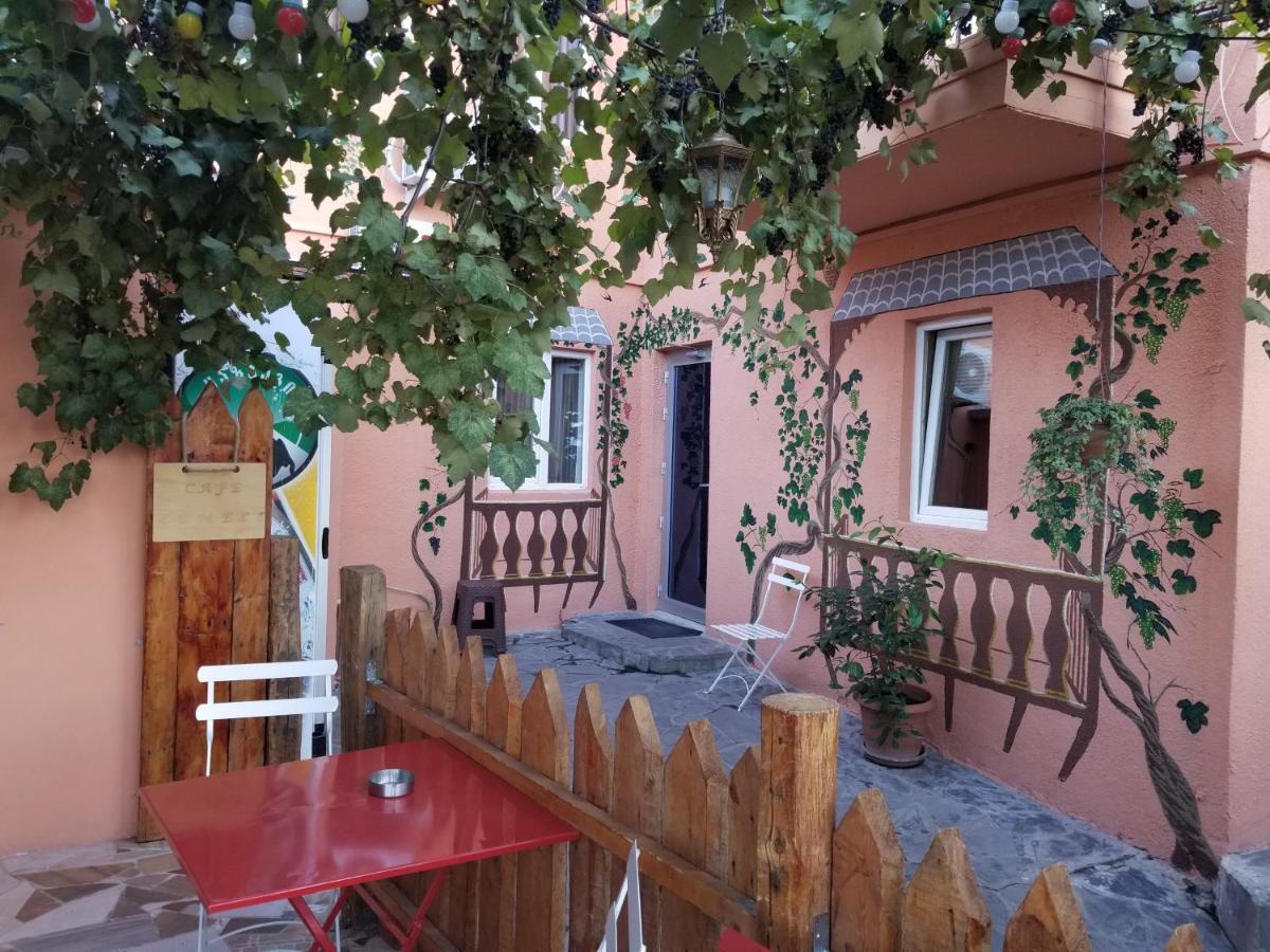 Guest House Zemeli Tbilisi Exterior photo